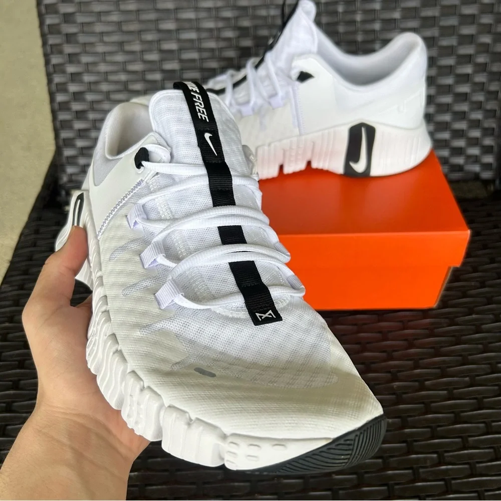 NIKE FREE METCON 5 TB WHITE BLACK Size 13 - Picture 2 of 5